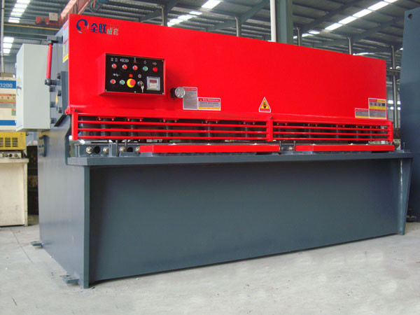 西安剪(jian)闆機 西安剪(jian)闆機