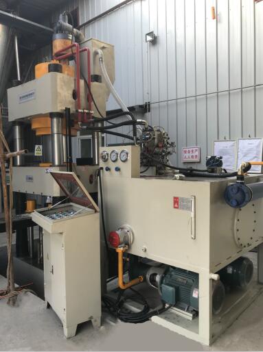 Y32-500T鹽舔磚四(sì)柱液壓機(jī)