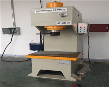 單柱液(yè)壓機維修(xiu)改造