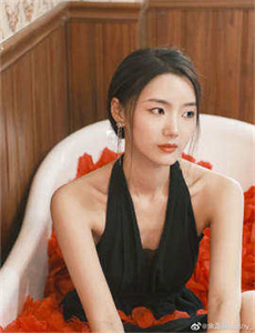 草幼吧-后村的女人们