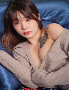 年轻的女子