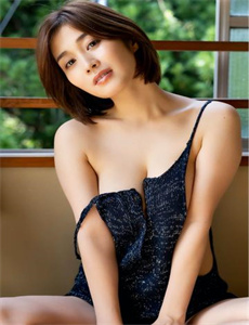 女机械人